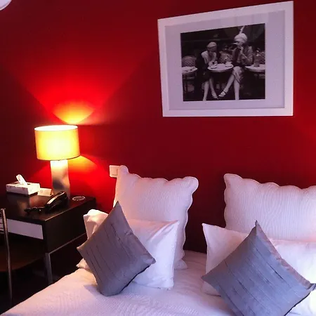 Clairefontaine Hotel