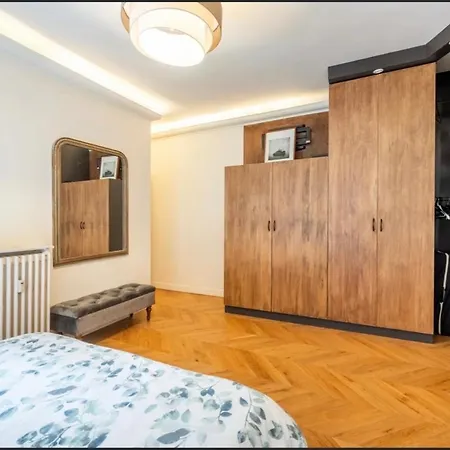 Beautiful Eiffel Tower 2 Bdr Apartamento París