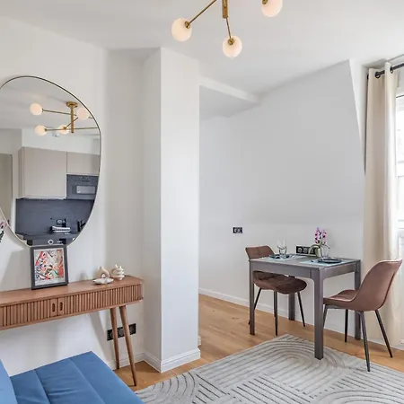 Luxurious Flat In The Center Parigi