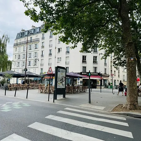 Pres De Rer B Et Metro 4 Et 6 *