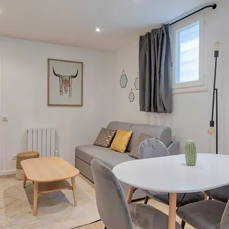 By Buttes Chaumont Park Parisian Freshness 12 Apartment *