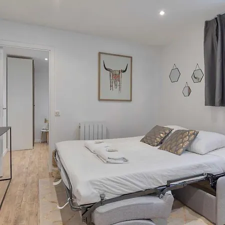 By Buttes Chaumont Park Parisian Freshness 12 Apartment *
