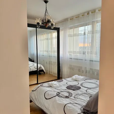 Unique Luxury Parisian Panorama High-rise By The Eiffel Tower París