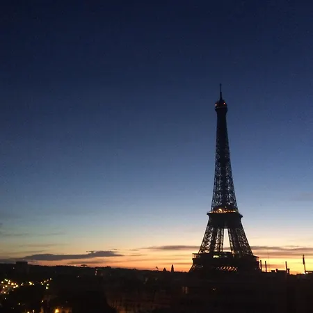 Eiffel Tower Incredible View Apartment Paris