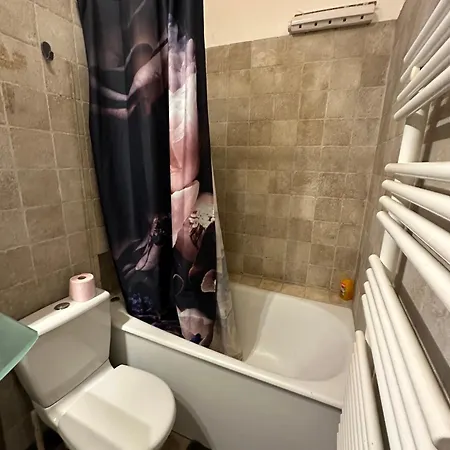 Apartment Centre Exclusif Avec Jardin *