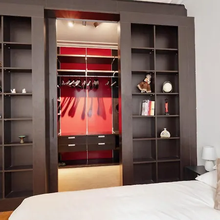 Charming French Style With Eiffel Tower View Prime Location Near Attractions Paris