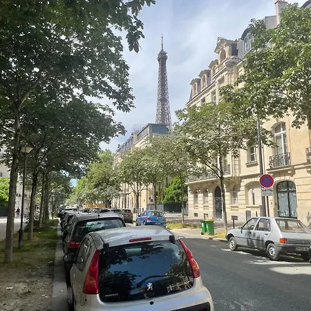 Le Floquet Eiffel Apartment