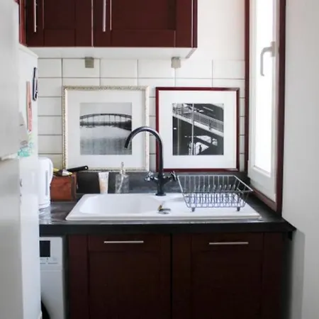 Apartment Deux Pieces Lumineux Et Sans Vis A Vis Paris