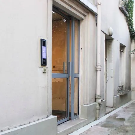 Apartment Deux Pieces Lumineux Et Sans Vis A Vis
