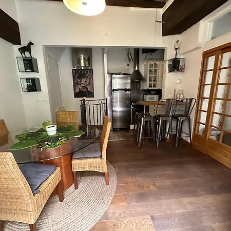 Apartment Centre Exclusif Avec Jardin Paris