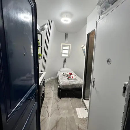 Bastille Bercy Gare De Lyon Climatisee 9m2 Ideal 1 Pers ,max 2 Pers * Paris