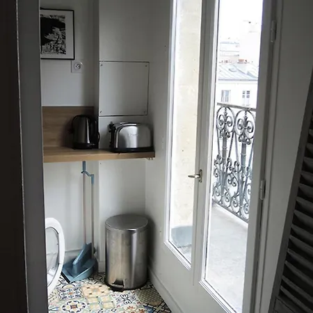 Séjour chez l'habitant Private With Bathroom In Sunny Flat *
