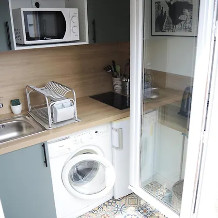 Private With Bathroom In Sunny Flat Homestay Paris