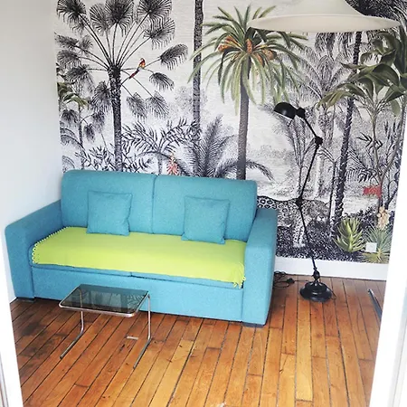 Private With Bathroom In Sunny Flat * Paris