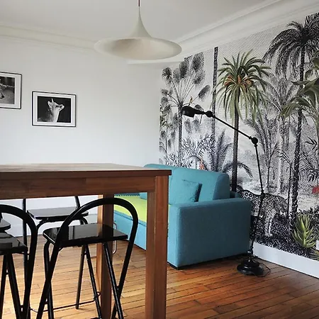 Private With Bathroom In Sunny Flat Homestay Paris