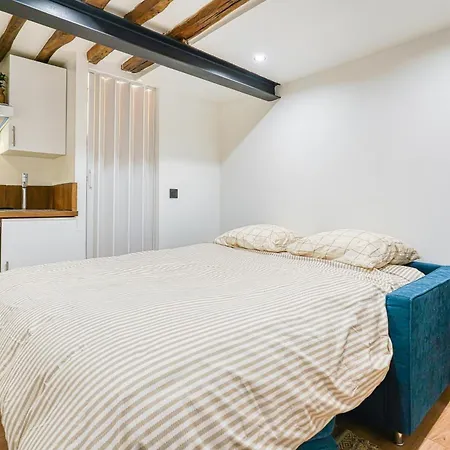Studio Center Apartment