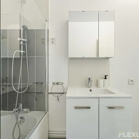 Flexliving - - Mouchez Holiday home
