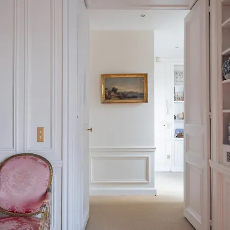 Veeve - Haussmannian Heights Paris