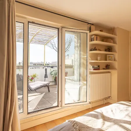 Breathtaking 2bd Roof-top Patio 19e! アパート パリ