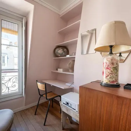 Beautiful 1bd Parasian Batignolles Apartment Paris