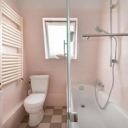 Apartment Beautiful 1bd Parasian Batignolles