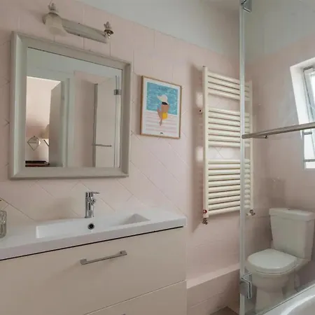 Beautiful 1bd Parasian Batignolles Apartment