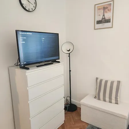 Apartment Charmant 9eme Paris