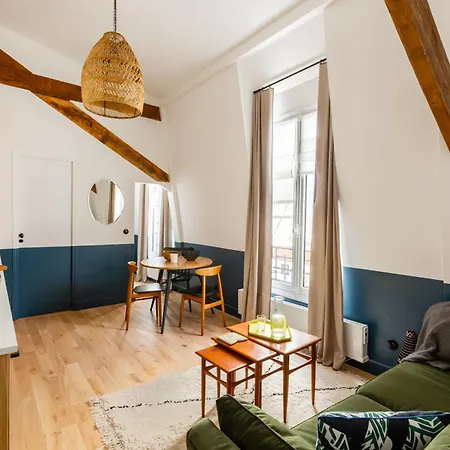 3 Pieces Place Contrescape Apartman
