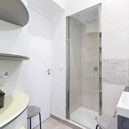 Charming Heart Of 17th Apartment Paris