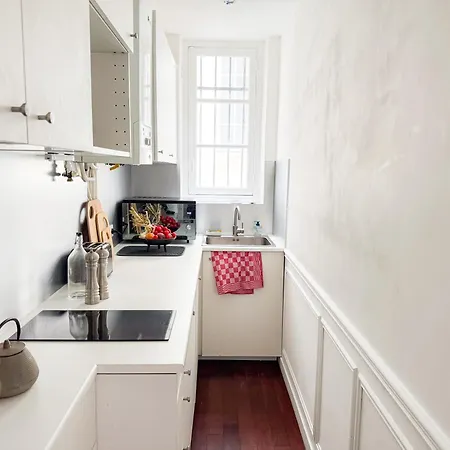 Penbed-2br- Lovely Parisian Near Bastille Apartment Paris