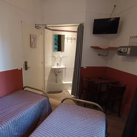 Caulaincourt Montmartre By Hiphophostels Albergue *