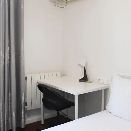 Beautiful And Spacious In The 10th