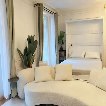 Apartment De Luxe Juste A Cote Des Champs-elysees
