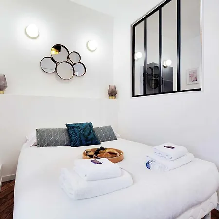 Apartment Chic Parisian Retreat Alexandre Dumas 2c