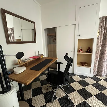 Pere Lachaise Apartment Paris