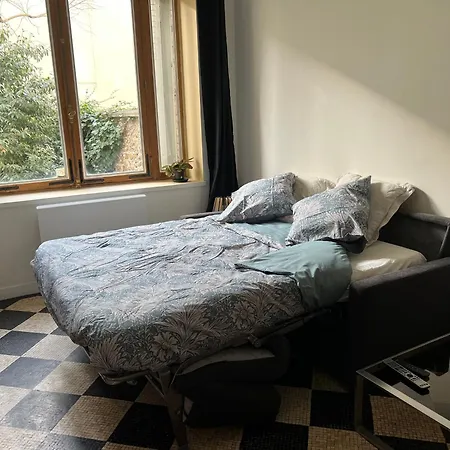 Pere Lachaise Apartment *