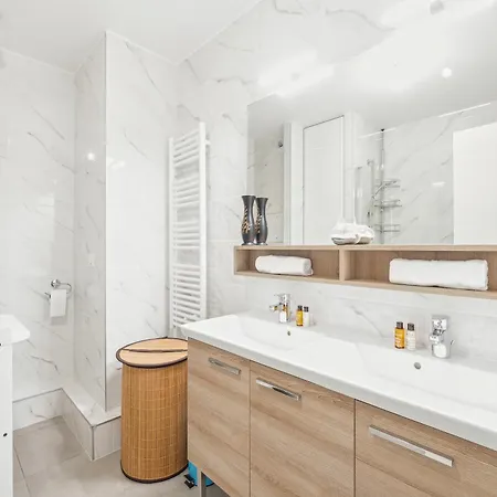 Veeve - The Transforming Terrace Apartman Párizs