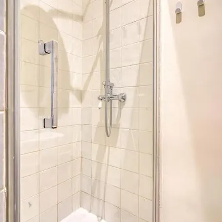 Charmant 2 Pieces Au Coeur De Faubourg-montmartre - 182c Apartment *