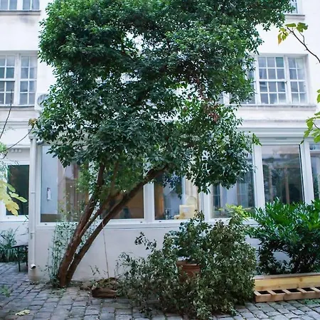Charming In A Courtyard In Apartment *