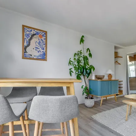 Faubourg St Martin - Canal Saint Martin Chaleureux Apartment *
