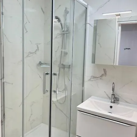 Spacious Near Carre De Baudouin Bua Apartment Paris