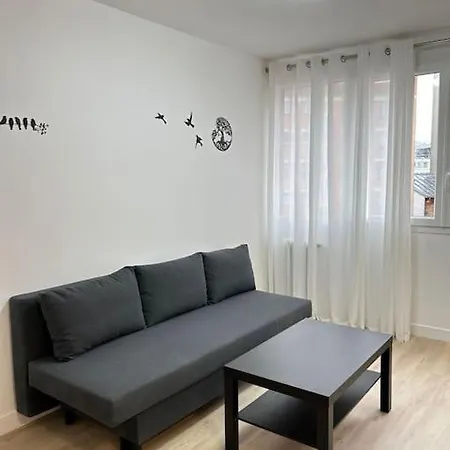 Apartment Spacious Near Carre De Baudouin Bua *
