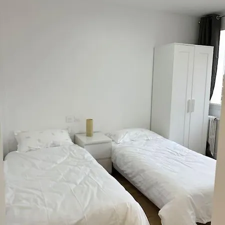 Spacious Near Carre De Baudouin Bua Apartment Paris