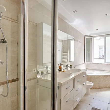 Le Petit - Appt 6p 127 M² A * Paris