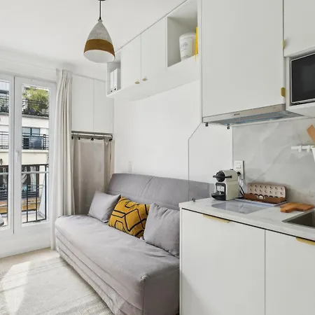 Avec Balcon L'arc De Triomphe Apartman *