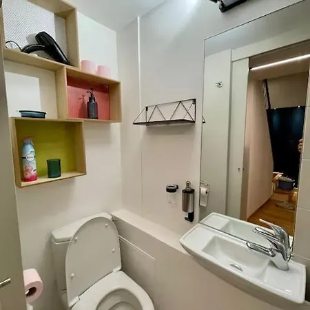 Appartement Joli Studio 18m2 En Plein Coeur Du Marais A ! *