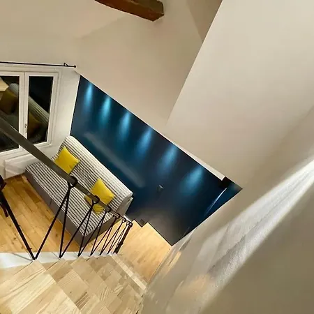 Appartement Joli Studio 18m2 En Plein Coeur Du Marais A ! *