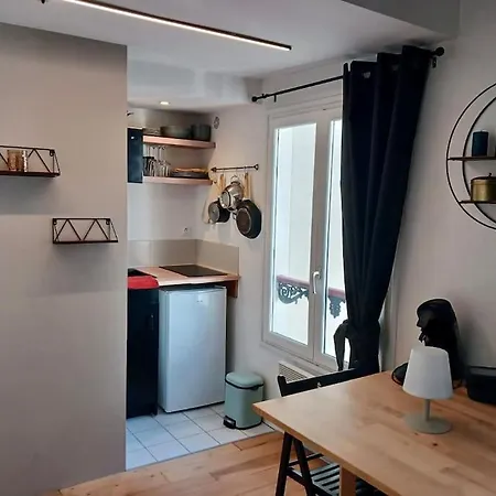 Joli Studio 18m2 En Plein Coeur Du Marais A ! Paris