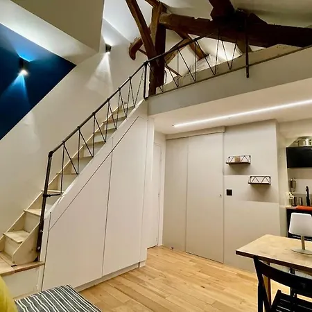 Joli Studio 18m2 En Plein Coeur Du Marais A !
