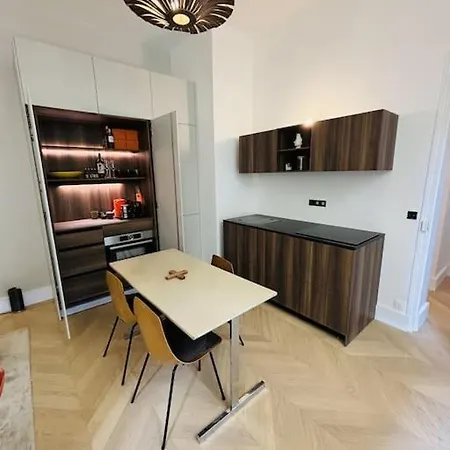 Apartment Modern Canal St Martin *